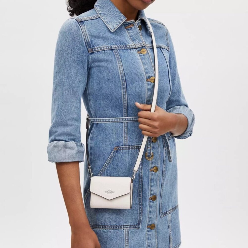 Coach Mini Envelope Wallet Pebbled Leather in Light Chalk - Picture 4 of 4